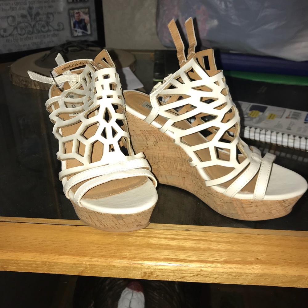 Size 6 wedges